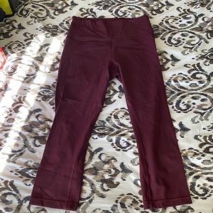 Lululemon capri wunder under